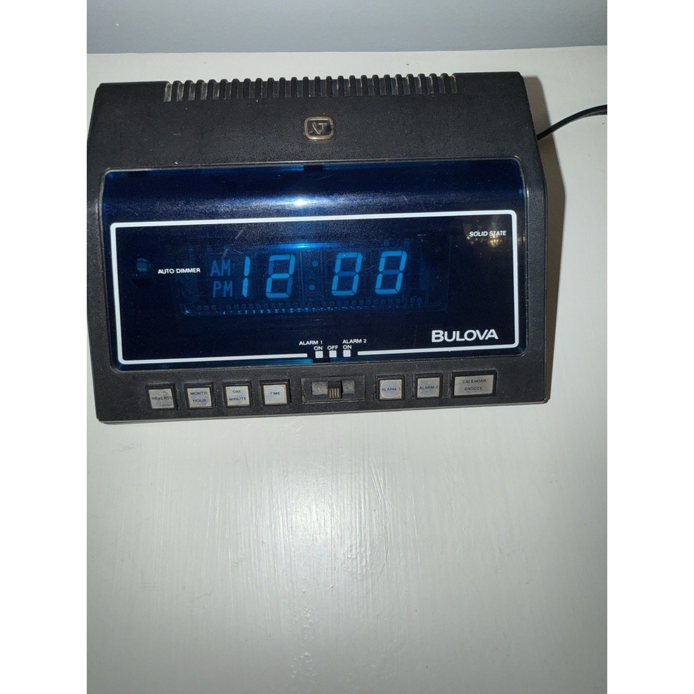 Vintage‎ 1970s Bulova Solid State Digital Alarm Desk Clock Black B5021 READ